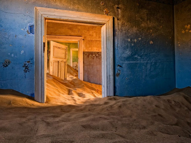 kolmanskop-in-the-namib-desert-idioms-and-phrases-idioms-phrases